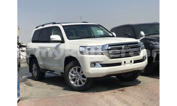 Buy Import Toyota Land Cruiser White Car in Import - Dubai in Kampot Province