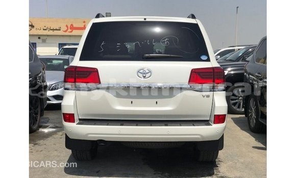 ទិញ នាំចូល Toyota Land Cruiser White ឡាន} ក្នុង Import - Dubai ក្នុង Kampot Province ទិញ នាំចូល Toyota Land Cruiser White ឡាន} ក្នុង Import - Dubai ក្នុង Kampot Province