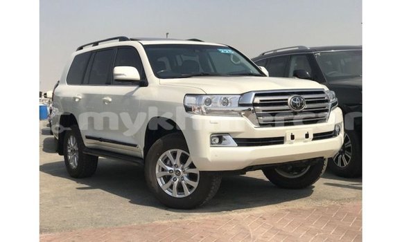 Buy Import Toyota Land Cruiser White Car in Import - Dubai in Kampot Province Buy Import Toyota Land Cruiser White Car in Import - Dubai in Kampot Province