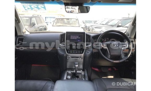 Buy Import Toyota Land Cruiser White Car in Import - Dubai in Kampot Province Buy Import Toyota Land Cruiser White Car in Import - Dubai in Kampot Province