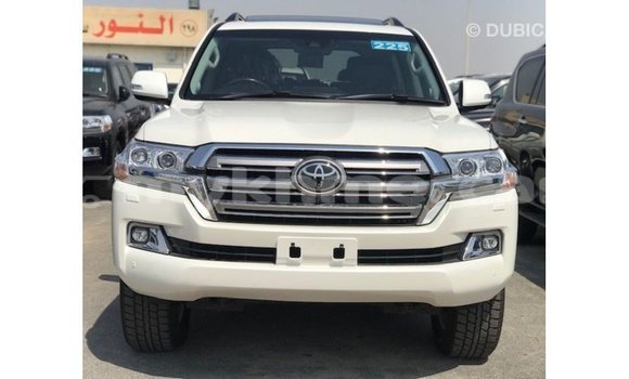 Buy Import Toyota Land Cruiser White Car in Import - Dubai in Kampot Province Buy Import Toyota Land Cruiser White Car in Import - Dubai in Kampot Province