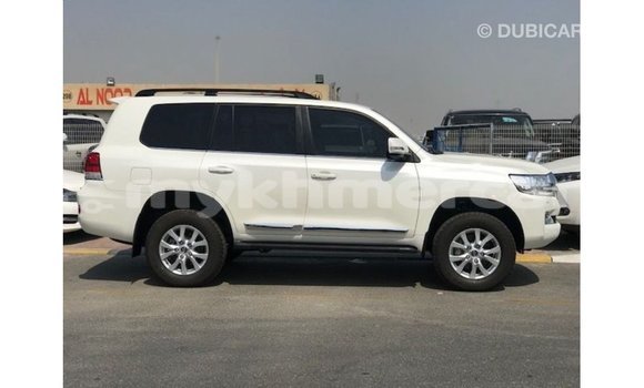 Buy Import Toyota Land Cruiser White Car in Import - Dubai in Kampot Province Buy Import Toyota Land Cruiser White Car in Import - Dubai in Kampot Province