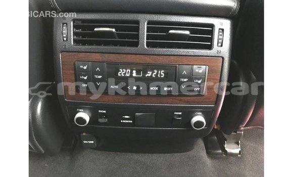 Buy Import Toyota Land Cruiser White Car in Import - Dubai in Kampot Province Buy Import Toyota Land Cruiser White Car in Import - Dubai in Kampot Province