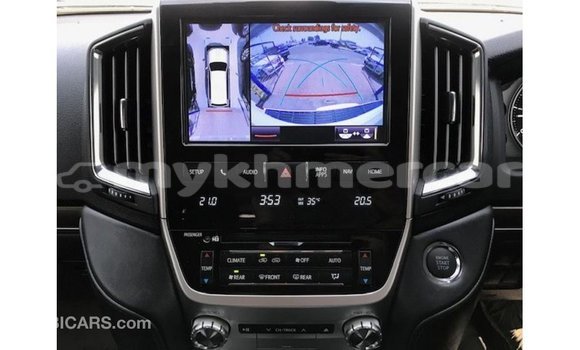Buy Import Toyota Land Cruiser White Car in Import - Dubai in Kampot Province Buy Import Toyota Land Cruiser White Car in Import - Dubai in Kampot Province