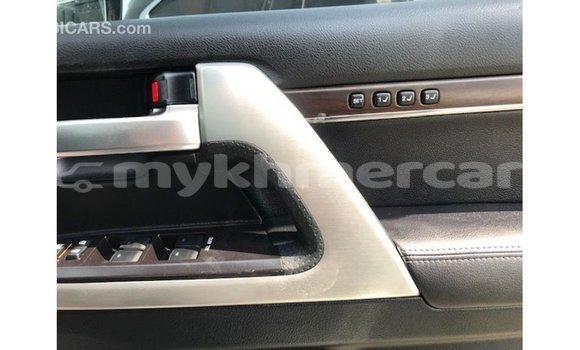 Buy Import Toyota Land Cruiser White Car in Import - Dubai in Kampot Province Buy Import Toyota Land Cruiser White Car in Import - Dubai in Kampot Province