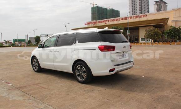 Acheter Occasion Voiture Kia Carnival Blanc à Phnom Penh, Phnom Penh Acheter Occasion Voiture Kia Carnival Blanc à Phnom Penh, Phnom Penh