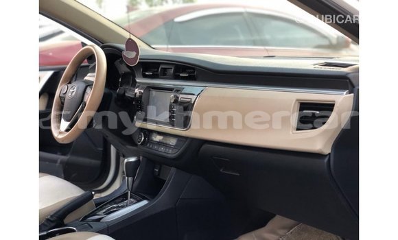 Acheter Import Voiture Toyota Corolla Blanc à Import - Dubai, Kampot Province Acheter Import Voiture Toyota Corolla Blanc à Import - Dubai, Kampot Province