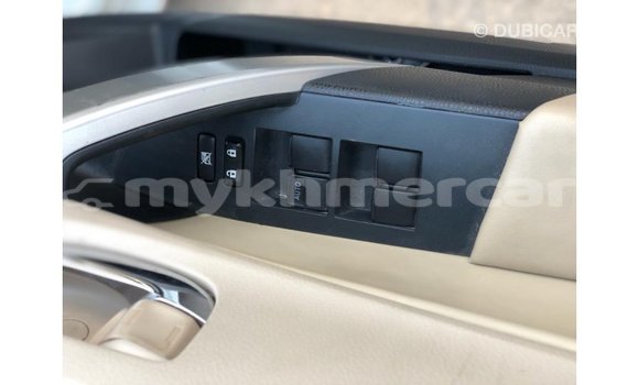 Acheter Import Voiture Toyota Corolla Blanc à Import - Dubai, Kampot Province Acheter Import Voiture Toyota Corolla Blanc à Import - Dubai, Kampot Province