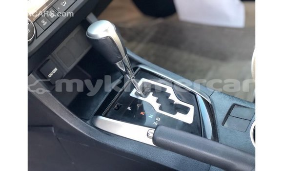 Acheter Import Voiture Toyota Corolla Blanc à Import - Dubai, Kampot Province Acheter Import Voiture Toyota Corolla Blanc à Import - Dubai, Kampot Province