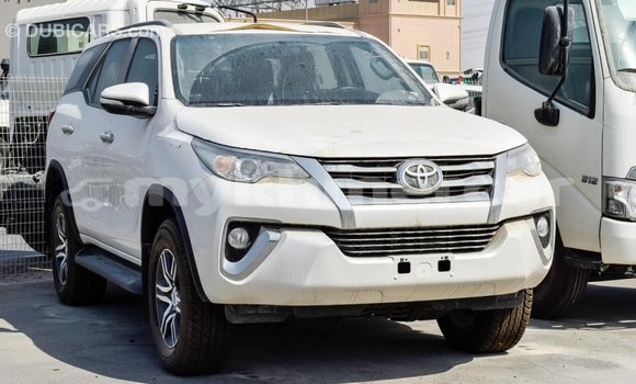 Acheter Import Voiture Toyota Fortuner Blanc à Import - Dubai, Kampot Province Acheter Import Voiture Toyota Fortuner Blanc à Import - Dubai, Kampot Province