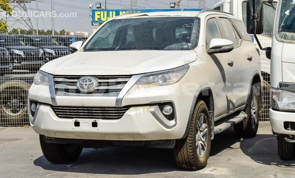 Acheter Import Voiture Toyota Fortuner Blanc à Import - Dubai, Kampot Province Acheter Import Voiture Toyota Fortuner Blanc à Import - Dubai, Kampot Province