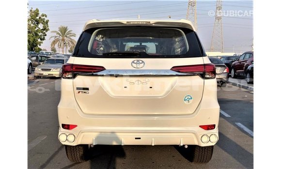 Buy Import Toyota Fortuner White Car in Import - Dubai in Kampot Province Buy Import Toyota Fortuner White Car in Import - Dubai in Kampot Province