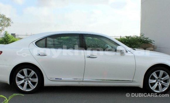 ទិញ នាំចូល Lexus LS White ឡាន} ក្នុង Import - Dubai ក្នុង Kampot Province ទិញ នាំចូល Lexus LS White ឡាន} ក្នុង Import - Dubai ក្នុង Kampot Province