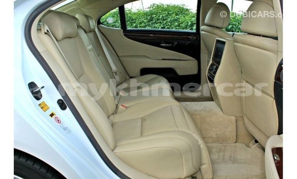 ទិញ នាំចូល Lexus LS White ឡាន} ក្នុង Import - Dubai ក្នុង Kampot Province ទិញ នាំចូល Lexus LS White ឡាន} ក្នុង Import - Dubai ក្នុង Kampot Province