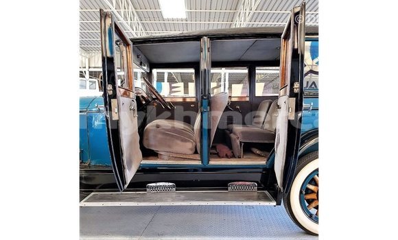 Buy Import Buick Electra Blue Car in Import - Dubai in Kampot Province Buy Import Buick Electra Blue Car in Import - Dubai in Kampot Province