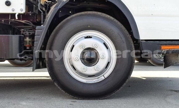 Buy Import Mitsubishi L400 White Truck in Import - Dubai in Kampot Province