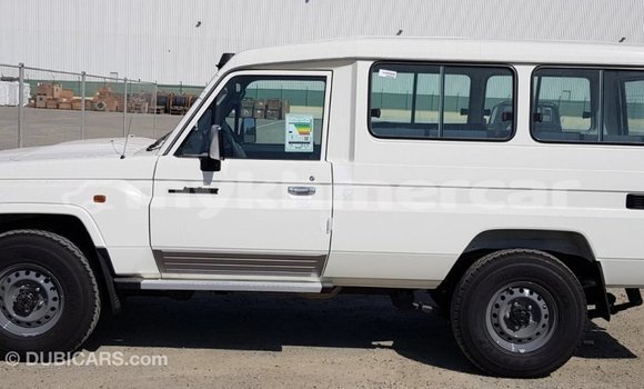Buy Import Toyota Land Cruiser White Car in Import - Dubai in Kampot Province Buy Import Toyota Land Cruiser White Car in Import - Dubai in Kampot Province