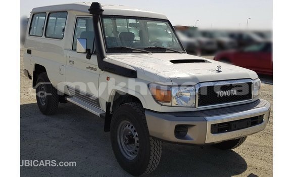 Buy Import Toyota Land Cruiser White Car in Import - Dubai in Kampot Province Buy Import Toyota Land Cruiser White Car in Import - Dubai in Kampot Province