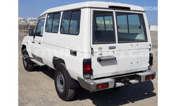 Buy Import Toyota Land Cruiser White Car in Import - Dubai in Kampot Province Buy Import Toyota Land Cruiser White Car in Import - Dubai in Kampot Province