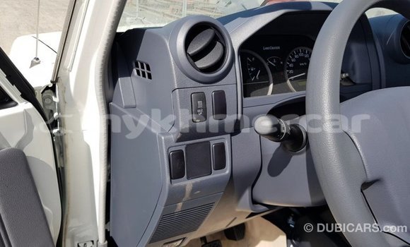 Buy Import Toyota Land Cruiser White Car in Import - Dubai in Kampot Province Buy Import Toyota Land Cruiser White Car in Import - Dubai in Kampot Province