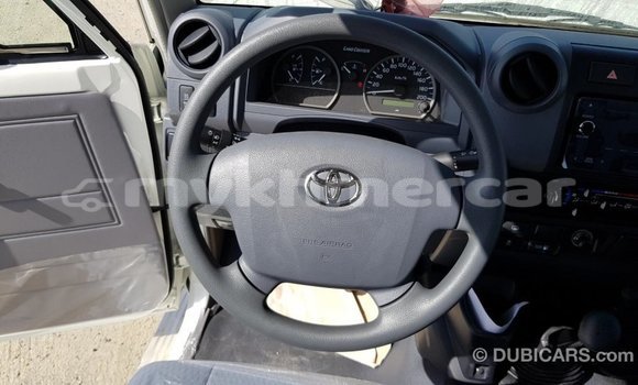 Buy Import Toyota Land Cruiser White Car in Import - Dubai in Kampot Province Buy Import Toyota Land Cruiser White Car in Import - Dubai in Kampot Province