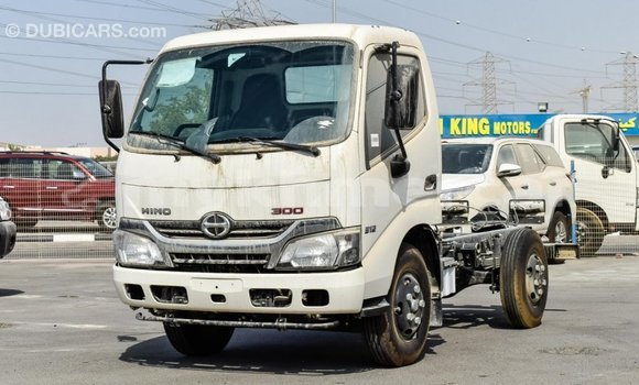 Acheter Import Utilitaire Hino 300 Series Blanc à Import - Dubai, Kampot Province Acheter Import Utilitaire Hino 300 Series Blanc à Import - Dubai, Kampot Province