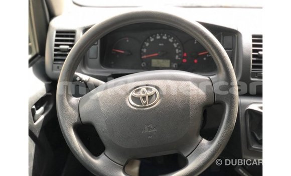 ទិញ នាំចូល Toyota Hiace White ឡាន} ក្នុង Import - Dubai ក្នុង Kampot Province ទិញ នាំចូល Toyota Hiace White ឡាន} ក្នុង Import - Dubai ក្នុង Kampot Province