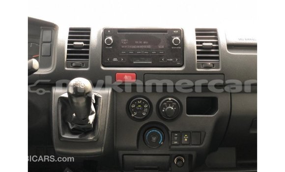 ទិញ នាំចូល Toyota Hiace White ឡាន} ក្នុង Import - Dubai ក្នុង Kampot Province ទិញ នាំចូល Toyota Hiace White ឡាន} ក្នុង Import - Dubai ក្នុង Kampot Province