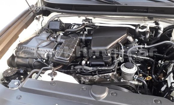 Acheter Import Voiture Toyota Prado Blanc à Import - Dubai, Kampot Province Acheter Import Voiture Toyota Prado Blanc à Import - Dubai, Kampot Province