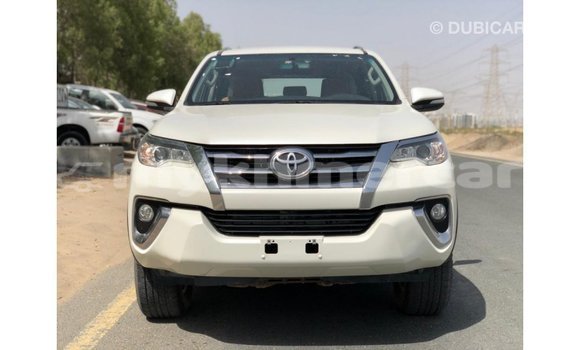 Acheter Import Voiture Toyota Fortuner Blanc à Import - Dubai, Kampot Province Acheter Import Voiture Toyota Fortuner Blanc à Import - Dubai, Kampot Province