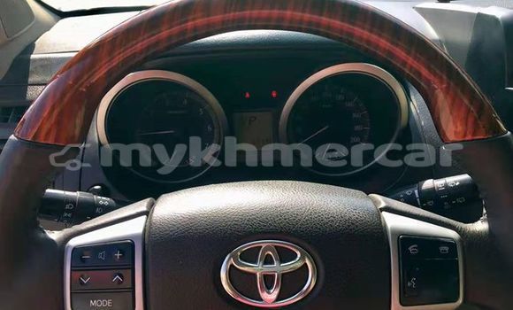 Buy Used Toyota Land Cruiser Prado White Car in Phnom Penh in Phnom Penh Buy Used Toyota Land Cruiser Prado White Car in Phnom Penh in Phnom Penh