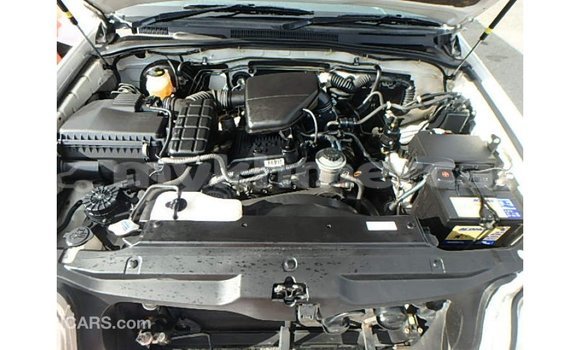 Buy Import Toyota Hilux White Car in Import - Dubai in Kampot Province Buy Import Toyota Hilux White Car in Import - Dubai in Kampot Province