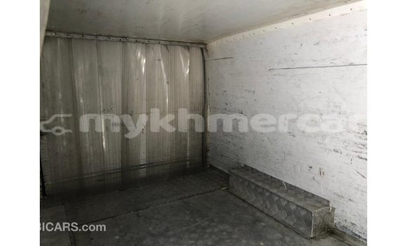 Acheter Import Voiture Toyota Hiace Blanc à Import - Dubai, Kampot Province Acheter Import Voiture Toyota Hiace Blanc à Import - Dubai, Kampot Province