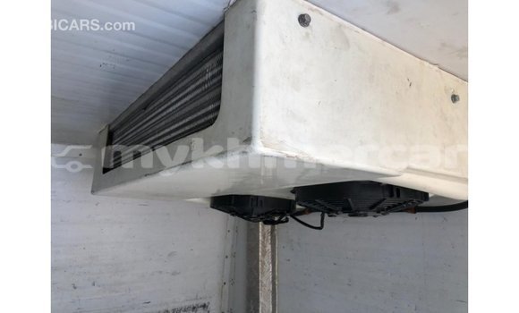 Acheter Import Voiture Toyota Hiace Blanc à Import - Dubai, Kampot Province Acheter Import Voiture Toyota Hiace Blanc à Import - Dubai, Kampot Province