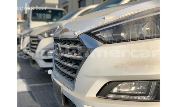 Buy Import Hyundai Tucson White Car in Import - Dubai in Kampot Province Buy Import Hyundai Tucson White Car in Import - Dubai in Kampot Province