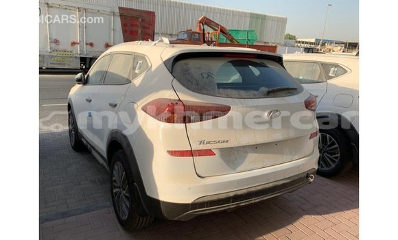 Buy Import Hyundai Tucson White Car in Import - Dubai in Kampot Province Buy Import Hyundai Tucson White Car in Import - Dubai in Kampot Province