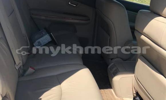 Acheter Occasion Voiture Lexus RX 330 Blanc à Phnom Penh, Phnom Penh Acheter Occasion Voiture Lexus RX 330 Blanc à Phnom Penh, Phnom Penh