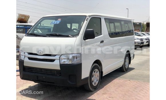 Buy Import Toyota DA White Truck in Import - Dubai in Kampot Province Buy Import Toyota DA White Truck in Import - Dubai in Kampot Province