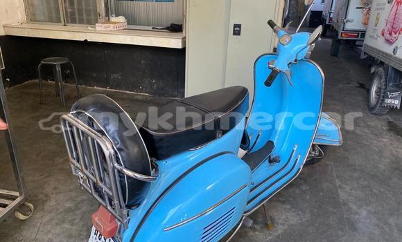 Buy Used Vespa Primavera Blue Bike in Phnom Penh in Phnom Penh