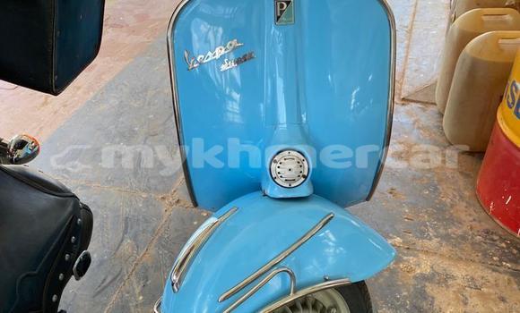 Buy Used Vespa Primavera Blue Bike in Phnom Penh in Phnom Penh Buy Used Vespa Primavera Blue Bike in Phnom Penh in Phnom Penh