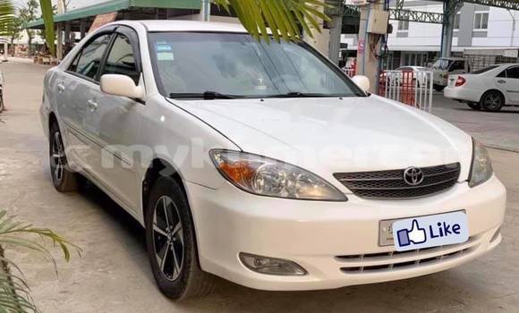 Acheter Occasion Voiture Toyota Camry Blanc à Amleang, Kampong Speu Province Acheter Occasion Voiture Toyota Camry Blanc à Amleang, Kampong Speu Province