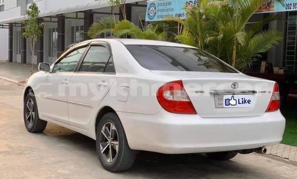 Acheter Occasion Voiture Toyota Camry Blanc à Amleang, Kampong Speu Province Acheter Occasion Voiture Toyota Camry Blanc à Amleang, Kampong Speu Province