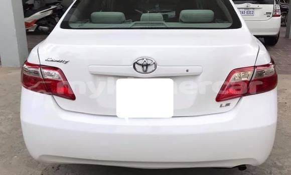 Acheter Occasion Voiture Toyota Camry Blanc à Amleang, Kampong Speu Province Acheter Occasion Voiture Toyota Camry Blanc à Amleang, Kampong Speu Province