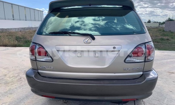 Acheter Occasion Voiture Lexus RX 300 Marron à Amleang, Kampong Speu Province Acheter Occasion Voiture Lexus RX 300 Marron à Amleang, Kampong Speu Province
