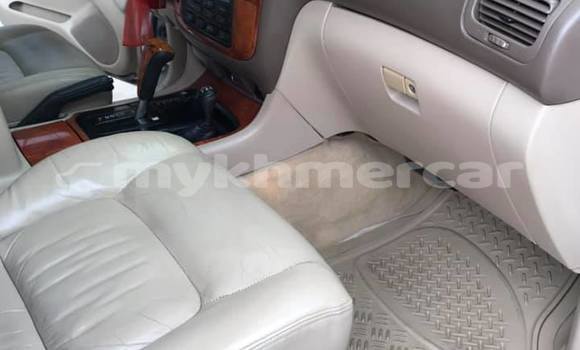 Acheter Occasion Voiture Lexus LX Blanc à Amleang, Kampong Speu Province Acheter Occasion Voiture Lexus LX Blanc à Amleang, Kampong Speu Province