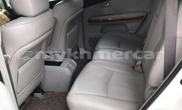 Acheter Occasion Voiture Lexus RX 330 Blanc à Amleang, Kampong Speu Province Acheter Occasion Voiture Lexus RX 330 Blanc à Amleang, Kampong Speu Province