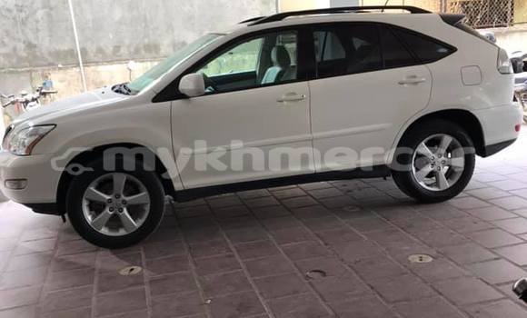 Acheter Occasion Voiture Lexus RX 330 Blanc à Amleang, Kampong Speu Province Acheter Occasion Voiture Lexus RX 330 Blanc à Amleang, Kampong Speu Province