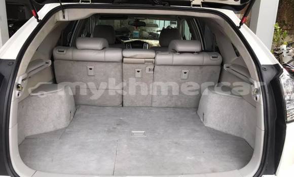 Acheter Occasion Voiture Lexus RX 330 Blanc à Amleang, Kampong Speu Province Acheter Occasion Voiture Lexus RX 330 Blanc à Amleang, Kampong Speu Province