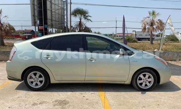 Acheter Occasion Voiture Toyota Prius Vert à Amleang, Kampong Speu Province Acheter Occasion Voiture Toyota Prius Vert à Amleang, Kampong Speu Province