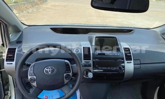 Acheter Occasion Voiture Toyota Prius Vert à Amleang, Kampong Speu Province Acheter Occasion Voiture Toyota Prius Vert à Amleang, Kampong Speu Province